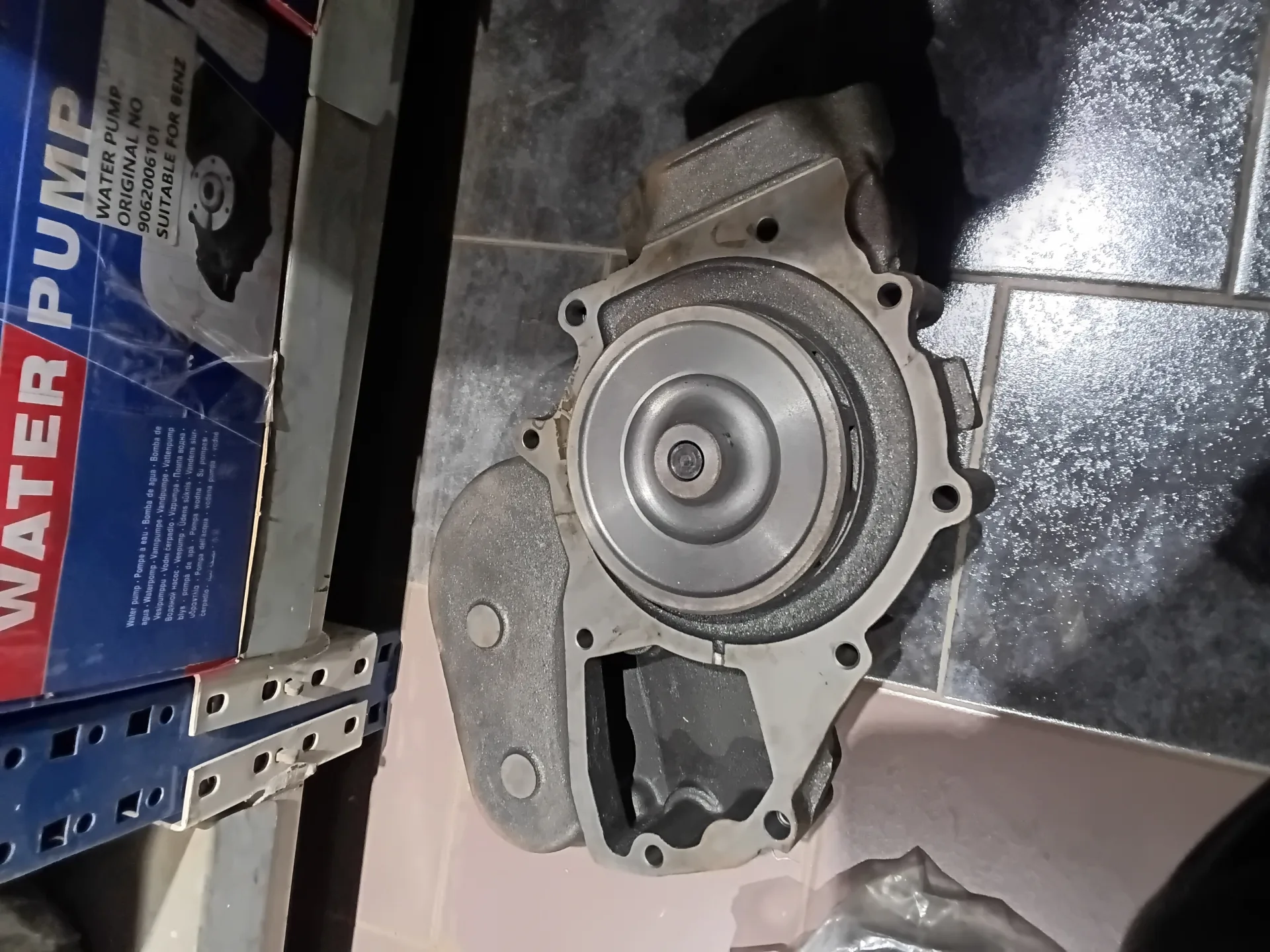 Pompe à Eau MERCEDES-BENZ