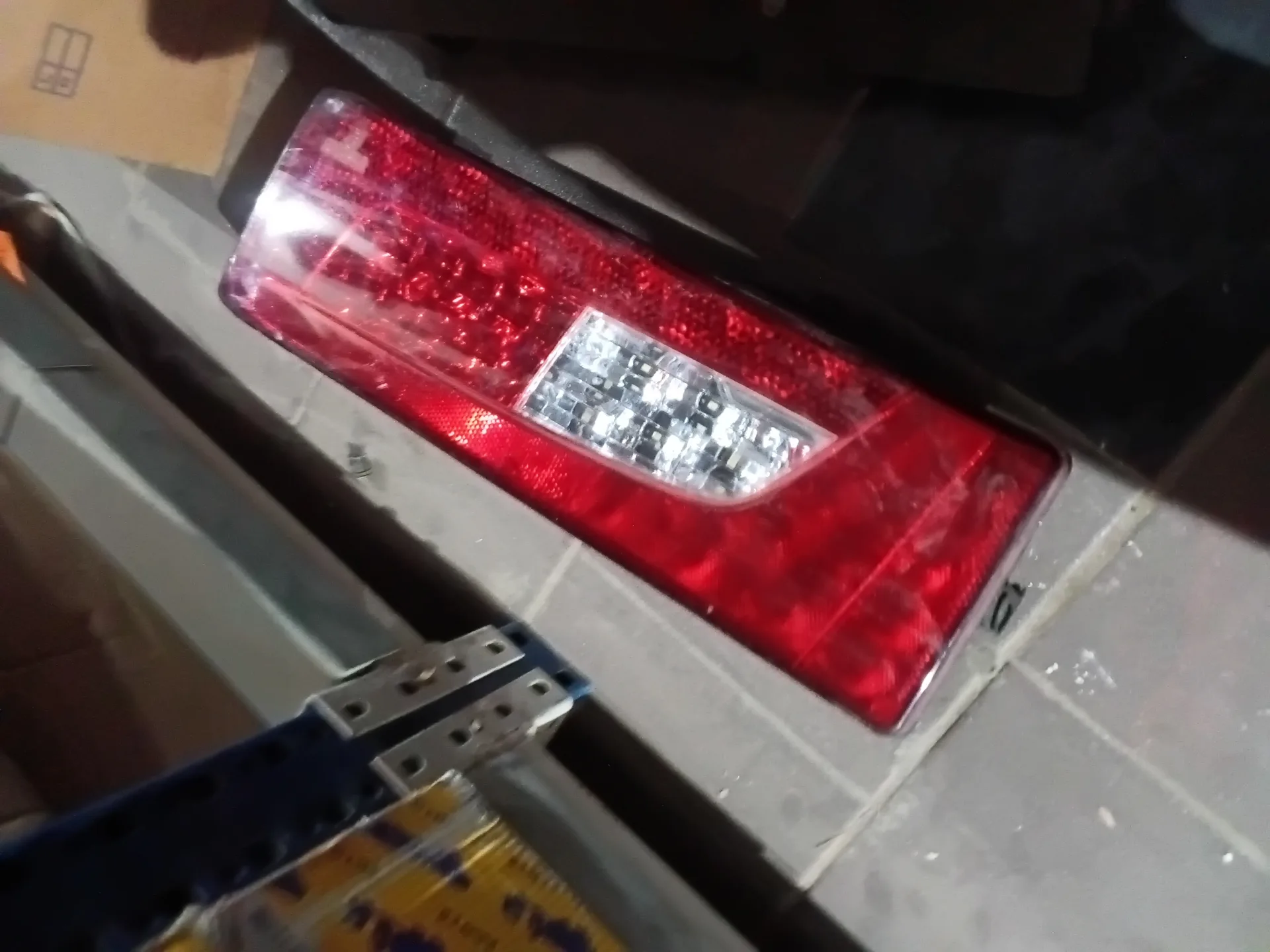 Feu Arrière Normal SCANIA