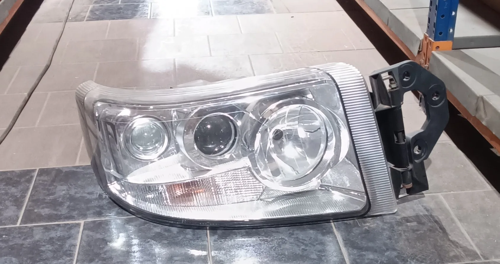Phare Renault DXI Droite