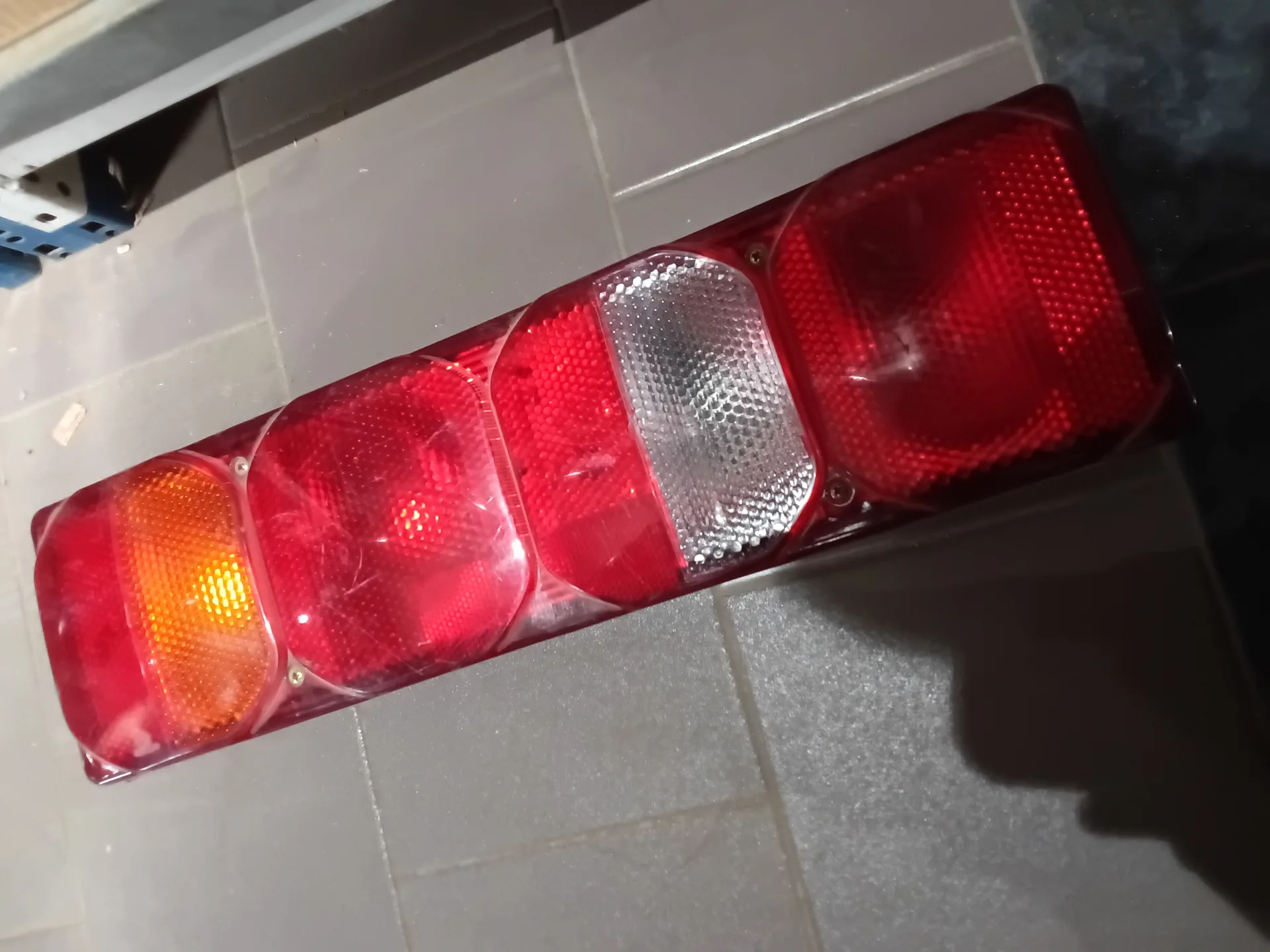 Feu Arrière SINOTRUCK HOWO DROITE