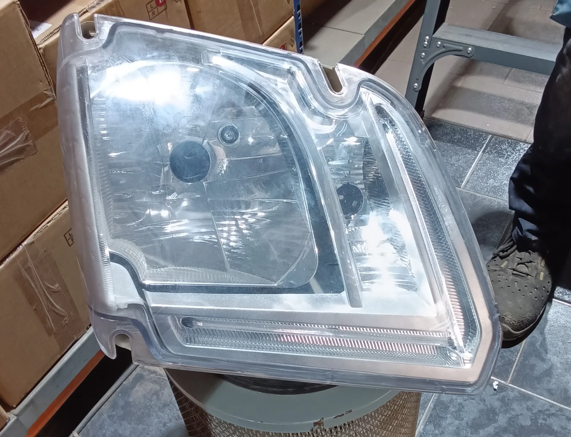 Phare VOLVO Gauche