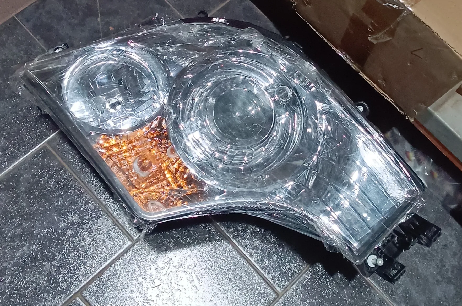 Phare MERCEDES BENZ Droite MP4